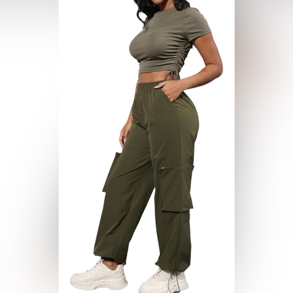 Women's 2 Piece Outfits Sets Casual Crop Top and Cargo Pants Sets with Pockets - Picture 2 of 6